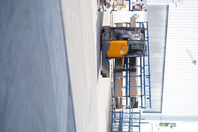 4-Wege-Staplerfahrer/Seitenstaplerfahrer (m/w/d), 3. Bild